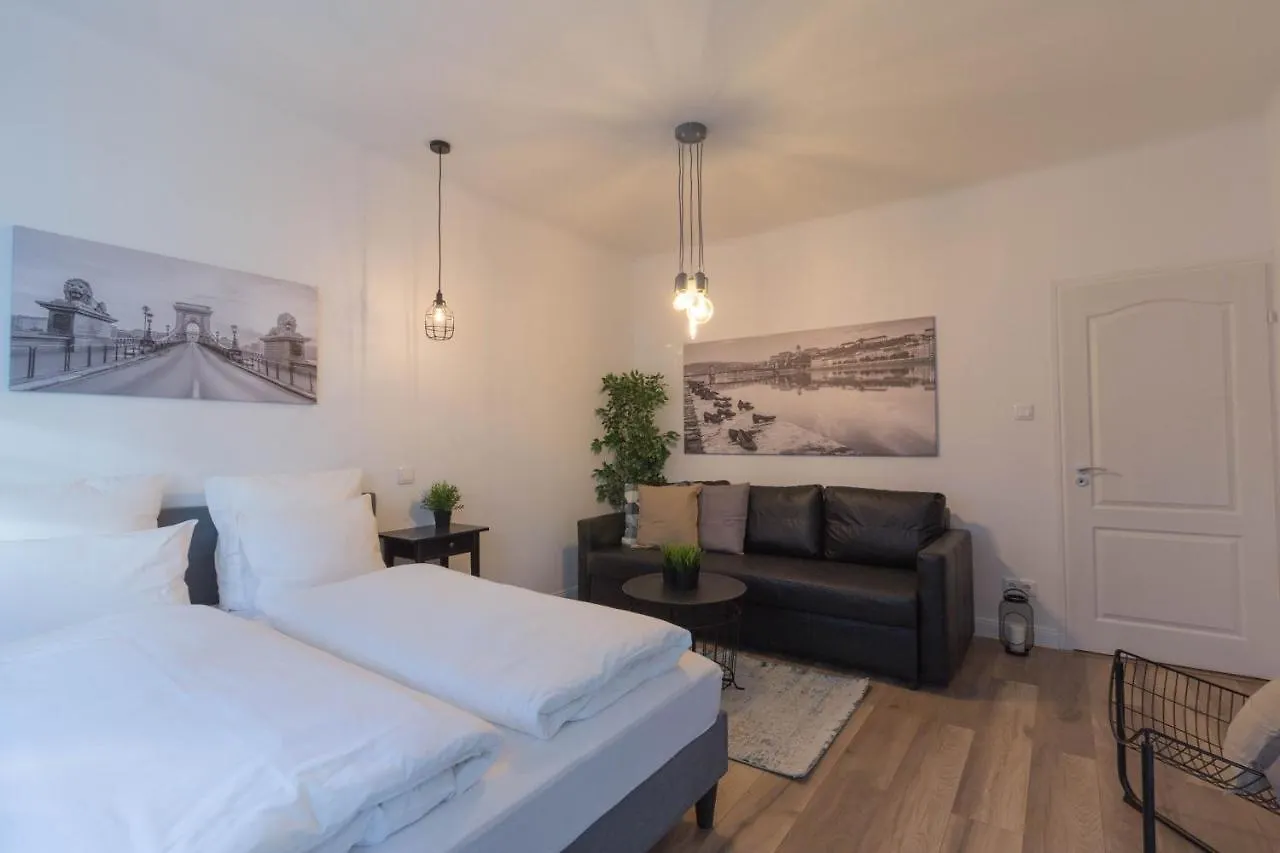 Standard Apartment By Hi5 - Madach Budapeszt