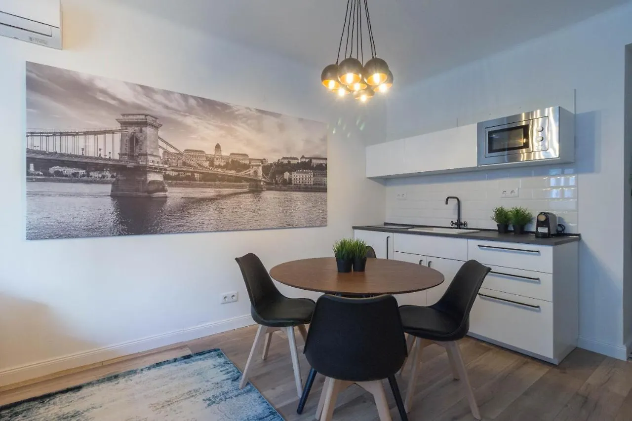 Standard Apartment By Hi5 - Madach Budapeszt